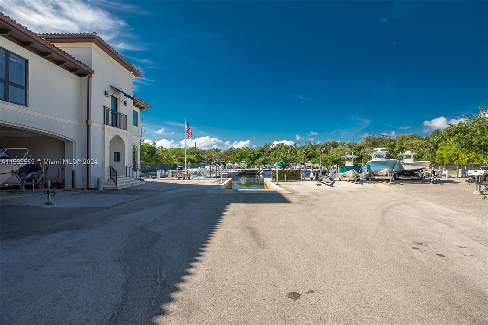 SNAPPER CREEK LAKES SUB - Land