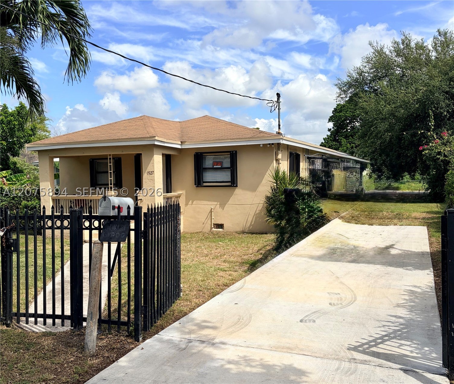 1927 NW 64th St