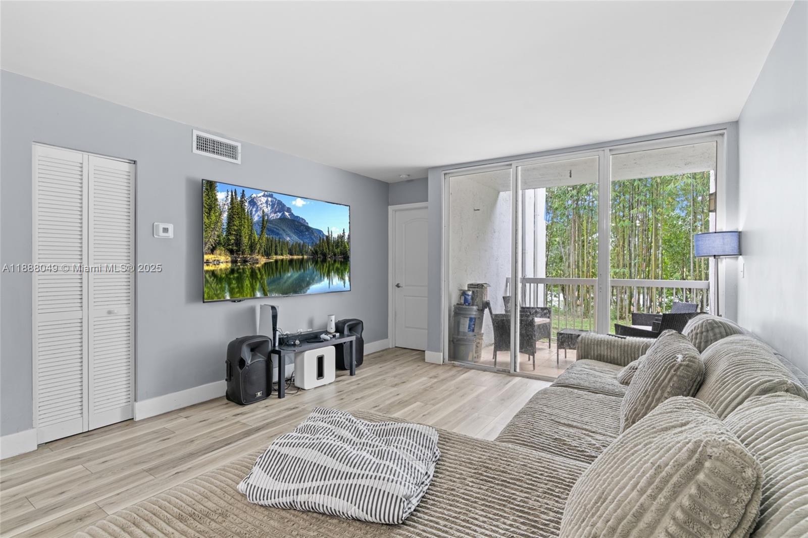 THE GREENS AT DORAL CONDO - Residential