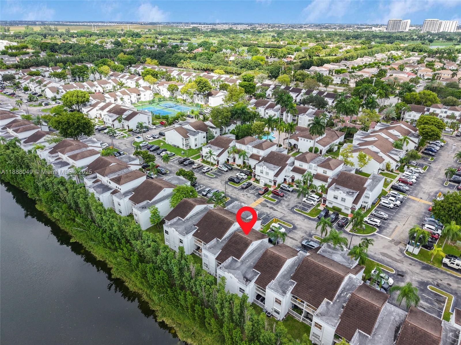 THE GREENS AT DORAL CONDO - Residential