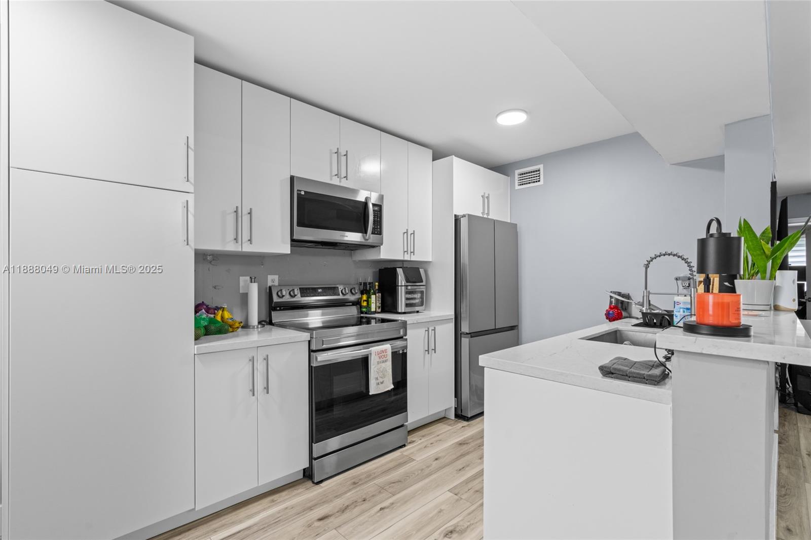 THE GREENS AT DORAL CONDO - Residential