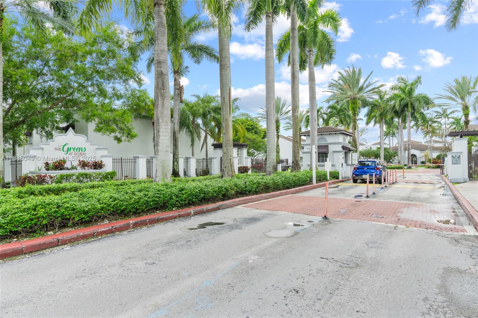 THE GREENS AT DORAL CONDO - Residential