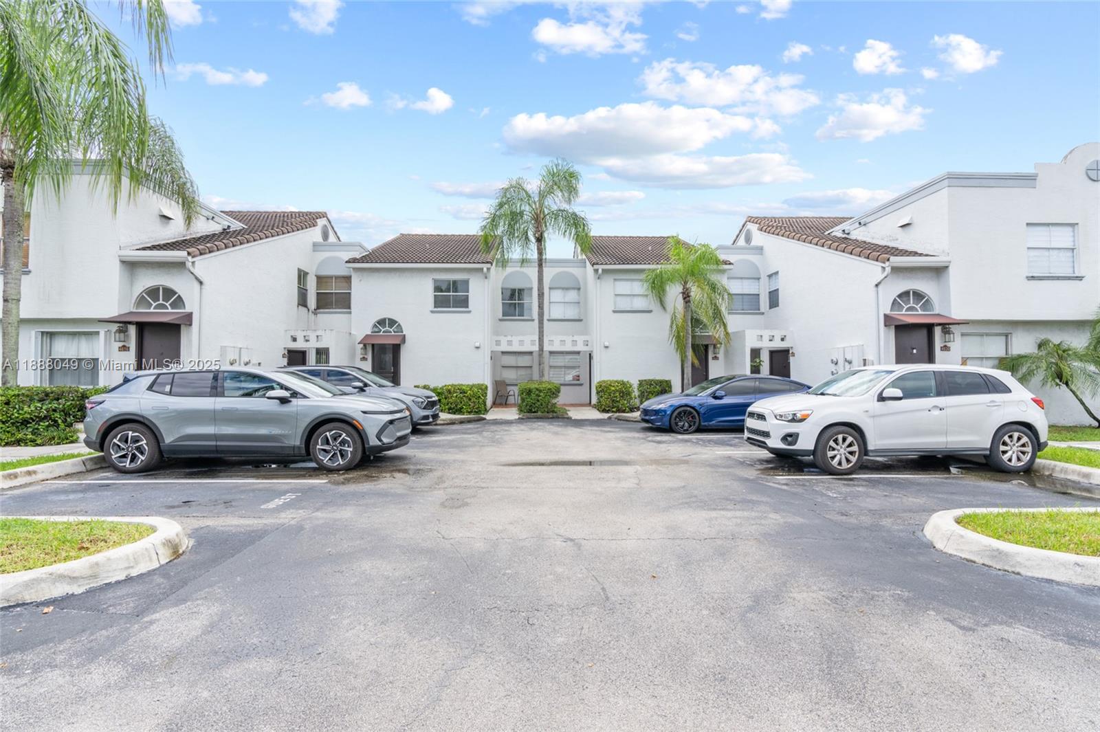 THE GREENS AT DORAL CONDO - Residential