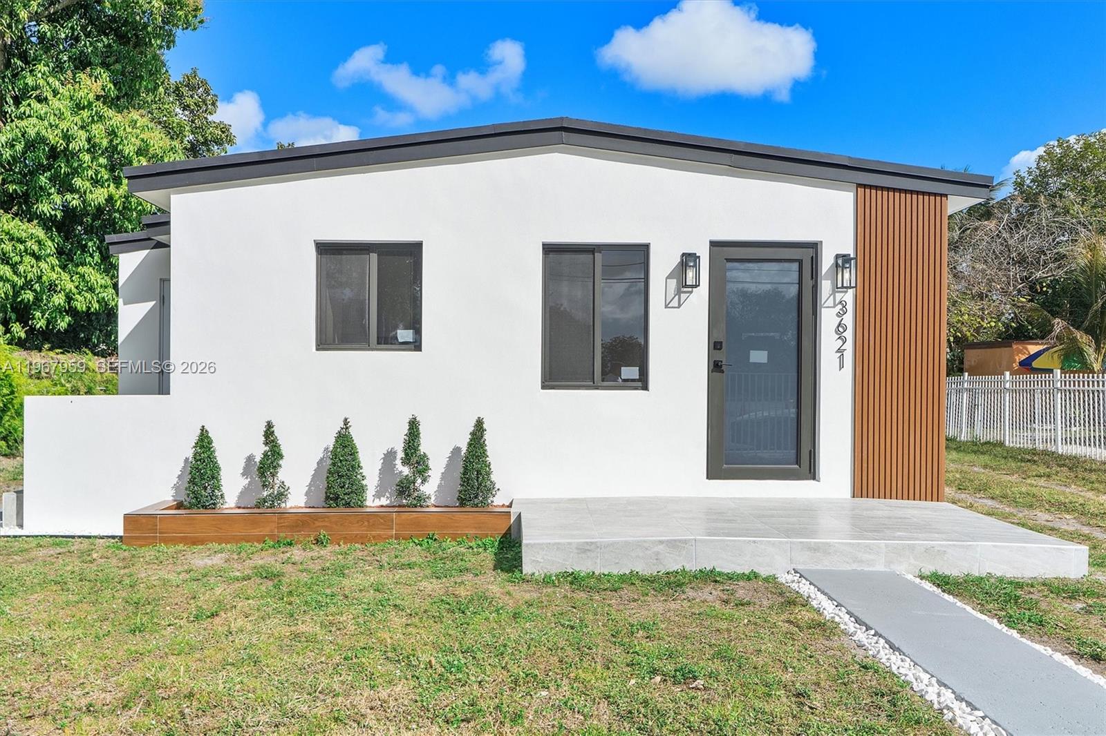 LAKE FOREST SEC ONE - Residential