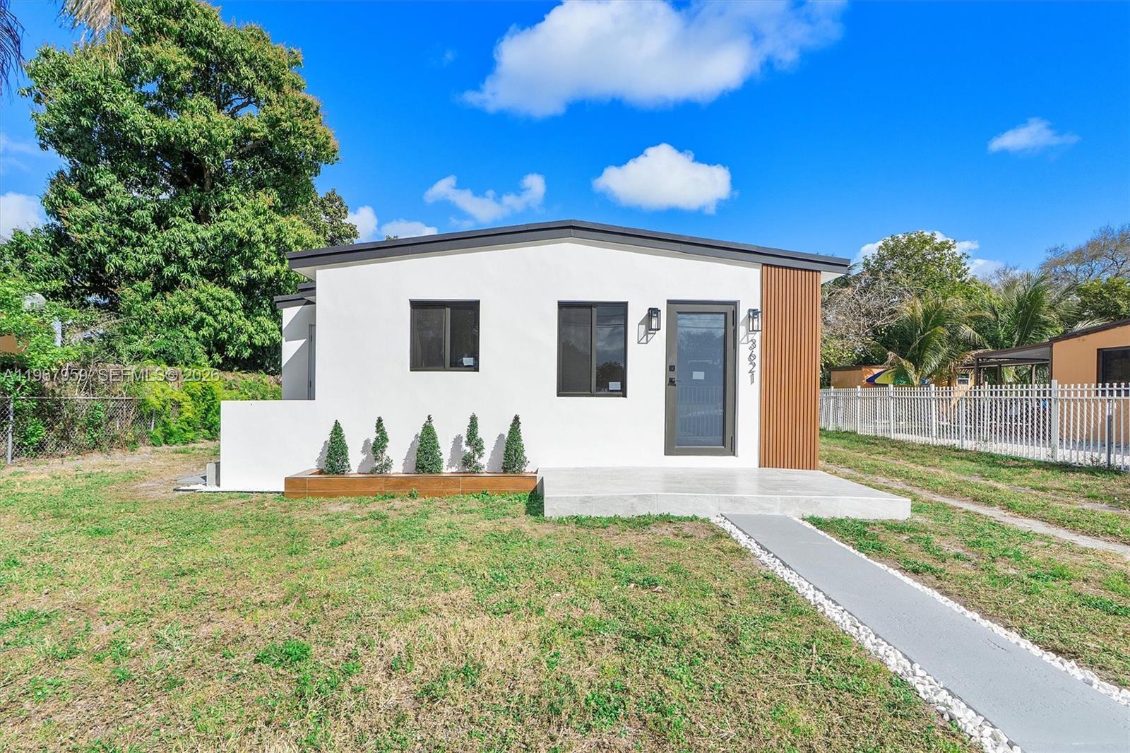 LAKE FOREST SEC ONE - Residential