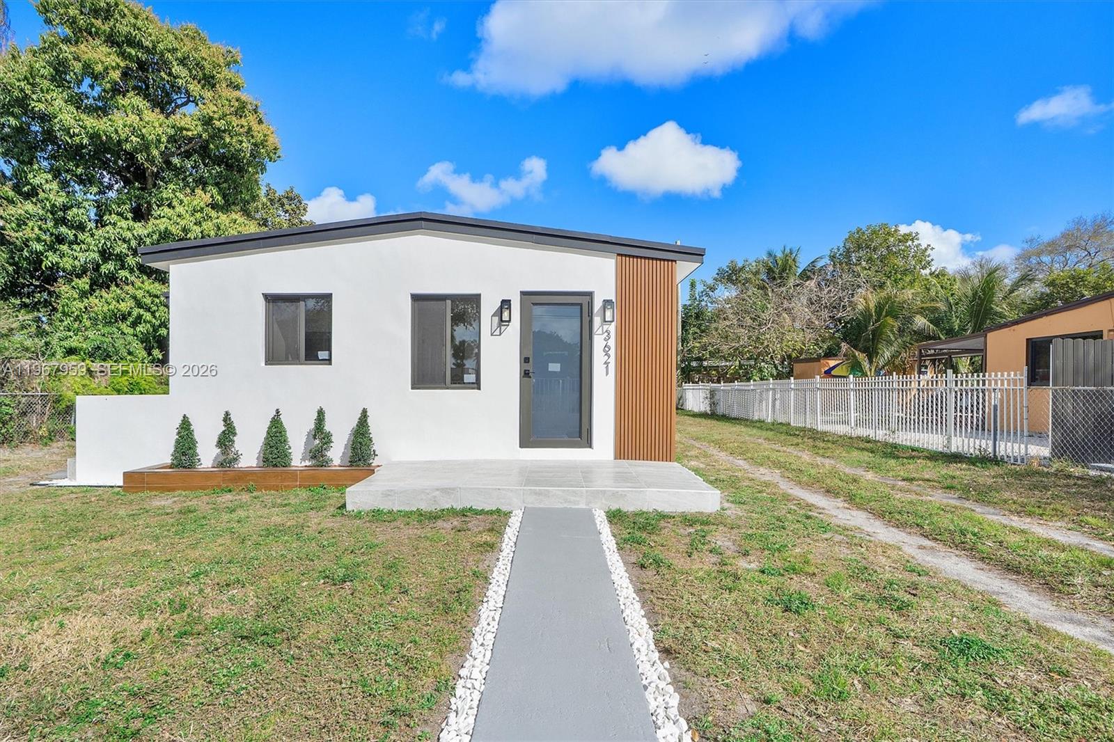 LAKE FOREST SEC ONE - Residential