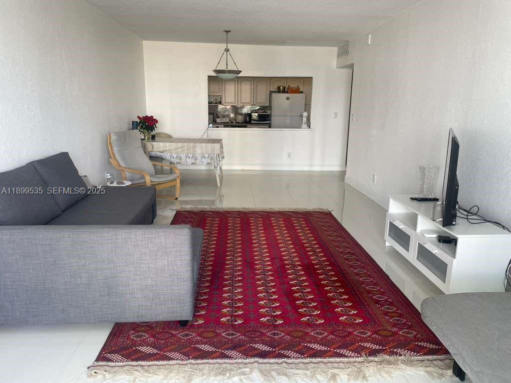 19390 Collins Ave 525