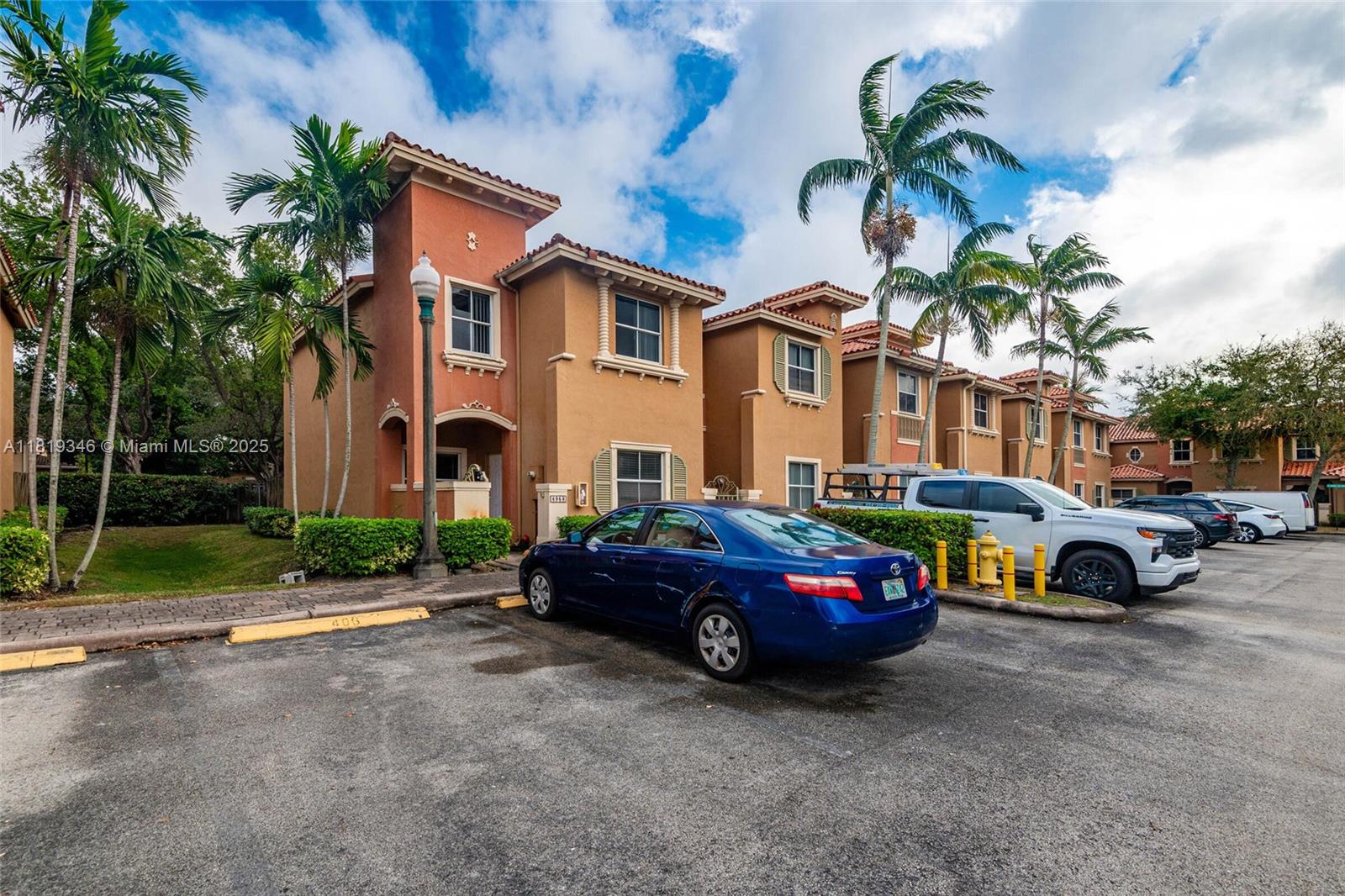 4958 White Mangrove Way E 1, Dania Beach, Miami-Dade County, Florida - 3 Bedrooms  
3 Bathrooms - 