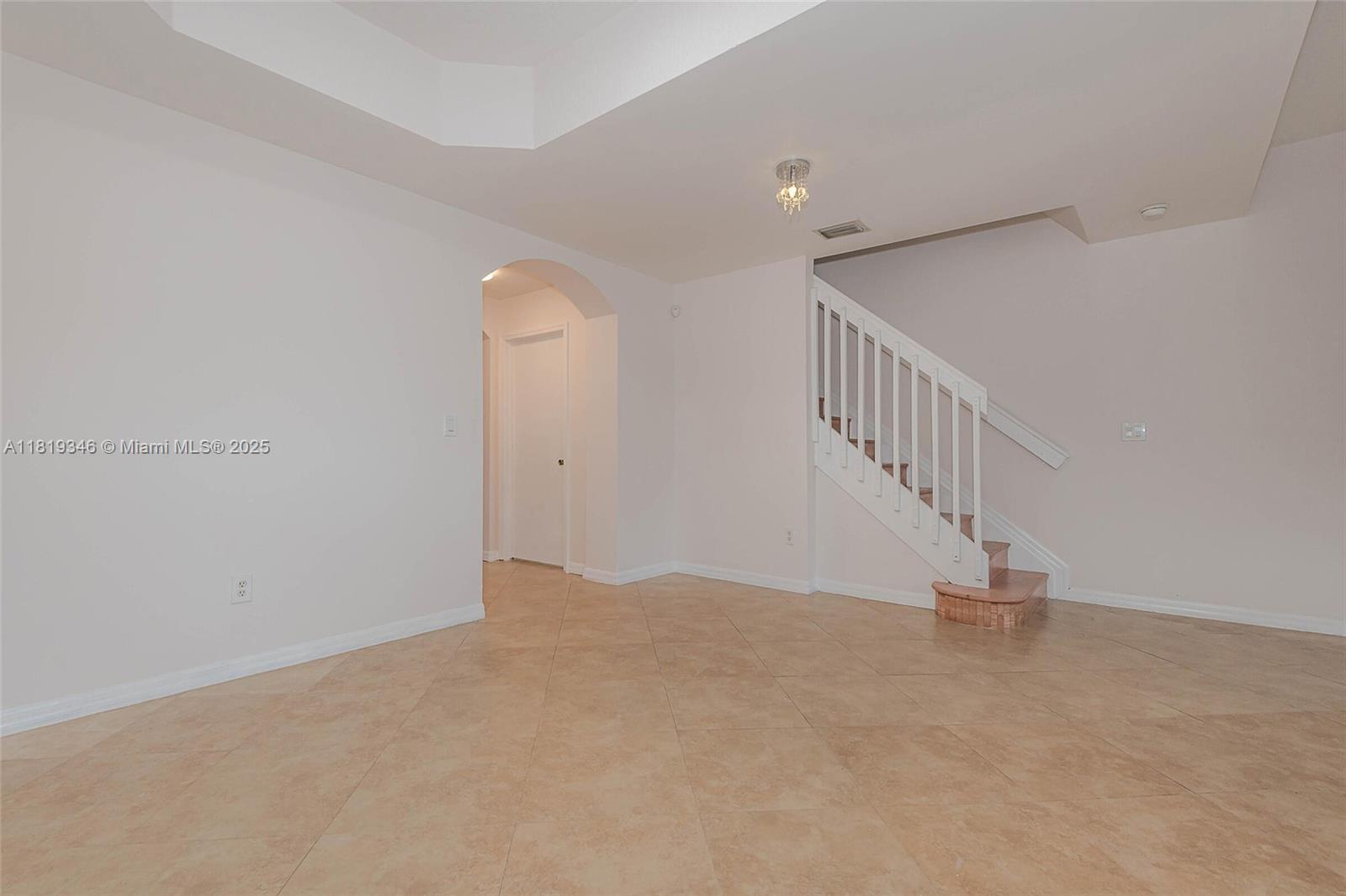 THUNDERBIRD PARK - Residential Lease