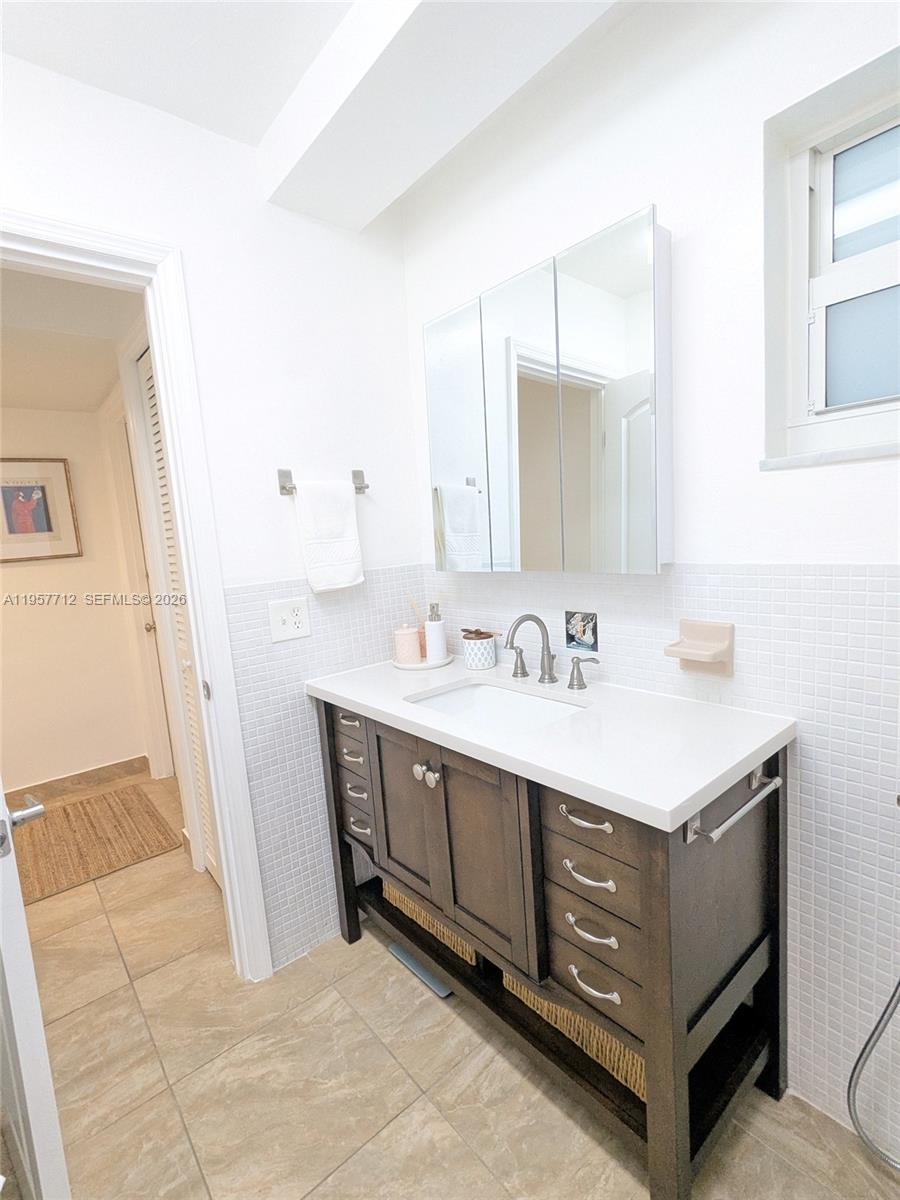 THIRD GULFSTREAM GARDEN - Residential