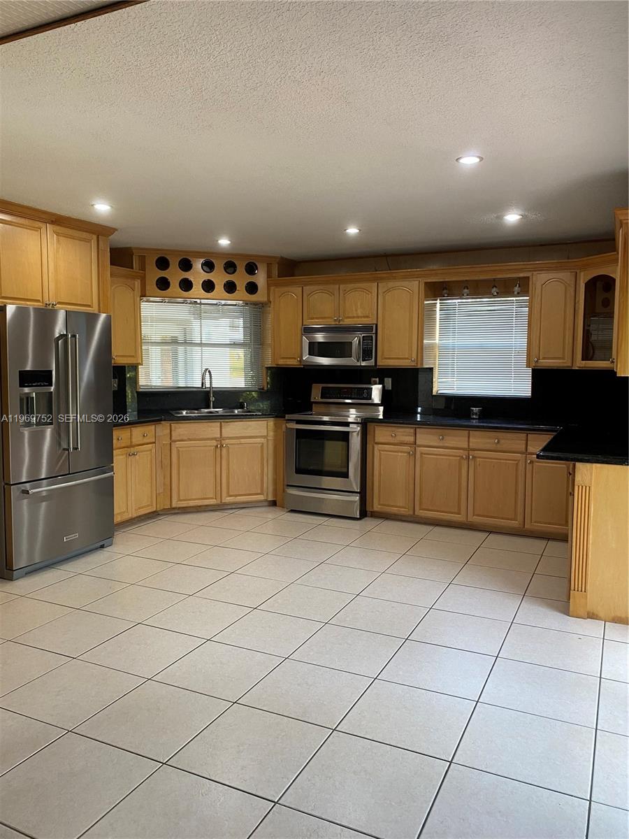 LAKE POINTE SEC 2 - Residential Lease