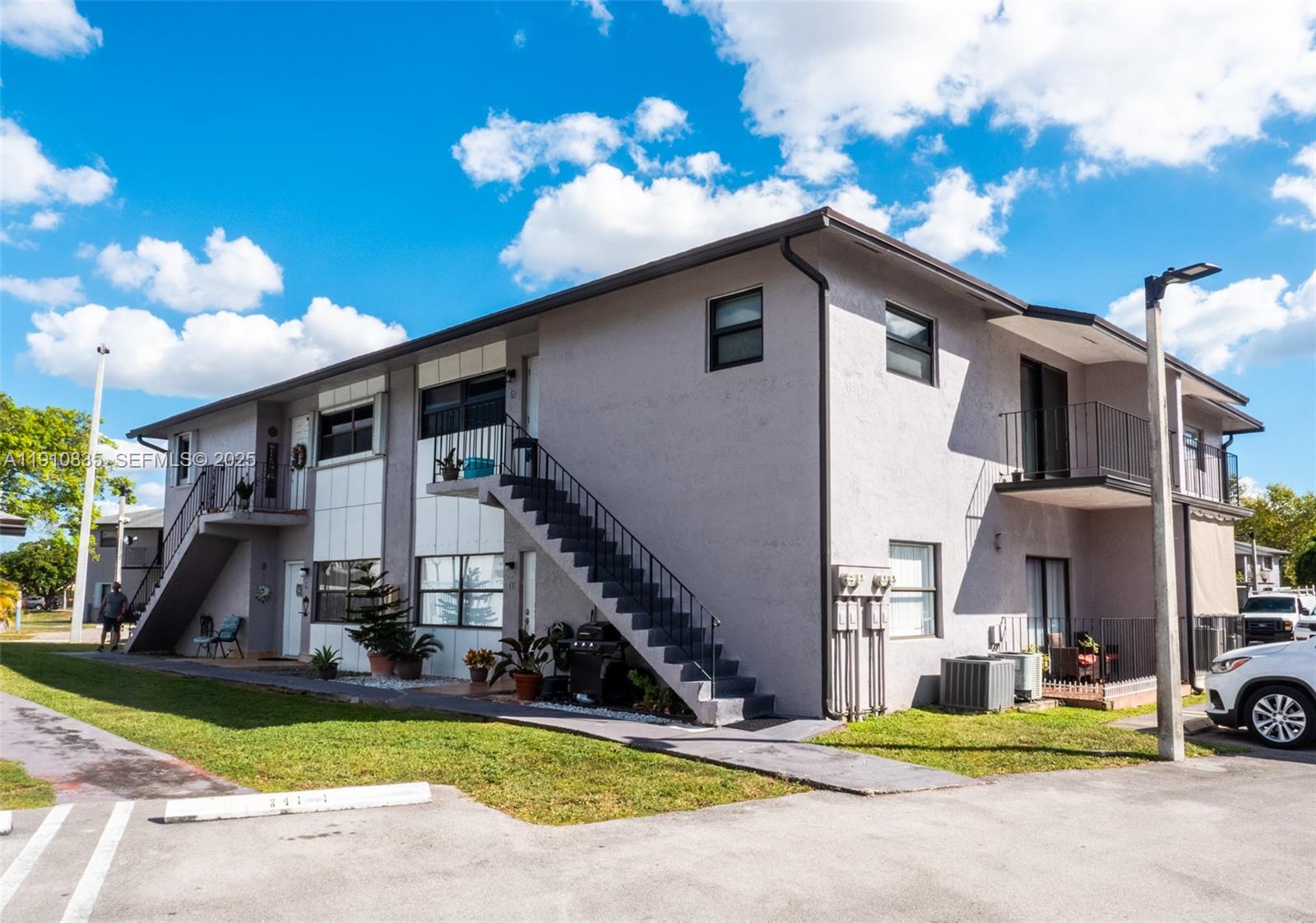 PLAYA LAGO CONDO PH II - Residential