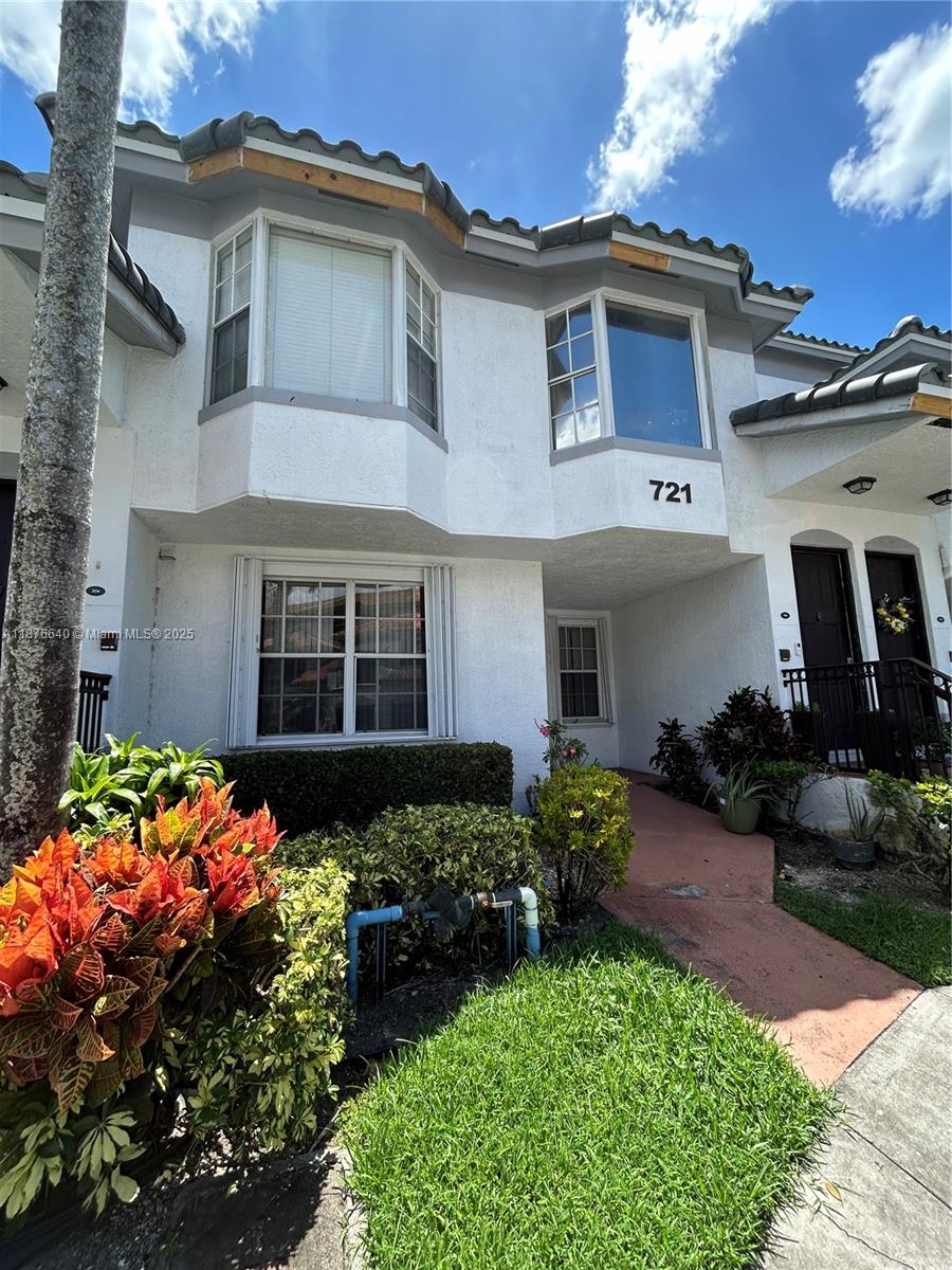 VILLAS DE TUSCANY CONDO - Residential