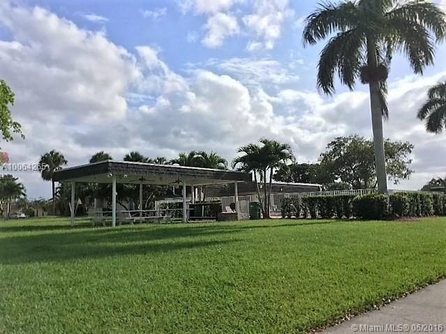 Woodlands Sec Five 67-43 - Residential Lease