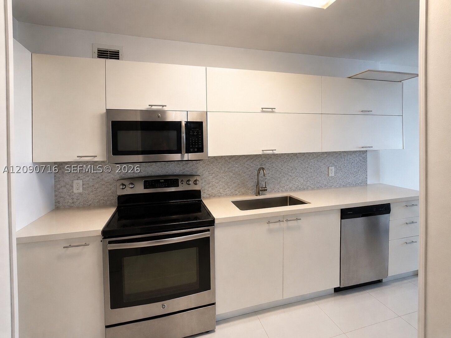 Properties 4 2903534074