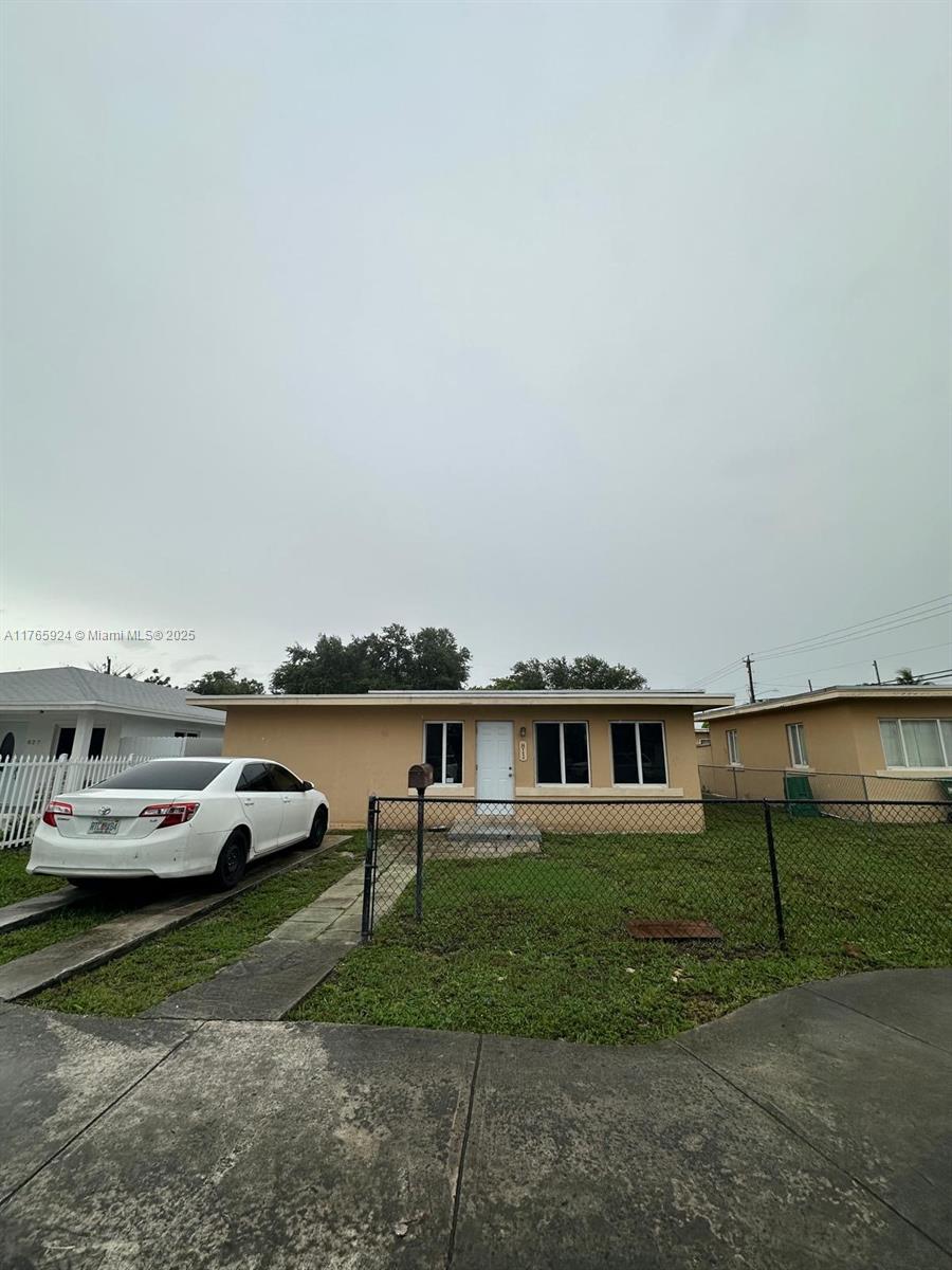 Rental Property at 10150 Nw 8th Ave 811, Miami, Broward County, Florida - Bedrooms: 4 
Bathrooms: 2  - $3,300 MO.