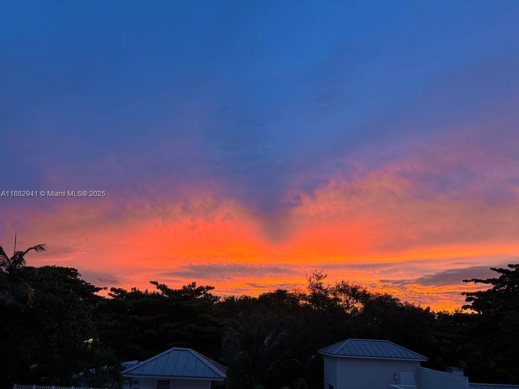 GROVE GARDEN RESIDENCES C - Residential