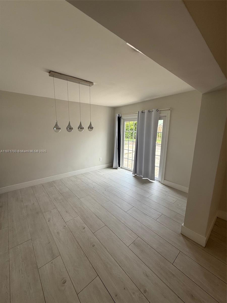 LAKE OSBORNE HILLS - Residential Lease