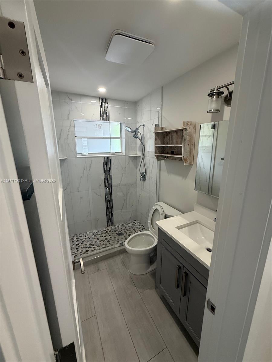 LAKE OSBORNE HILLS - Residential Lease
