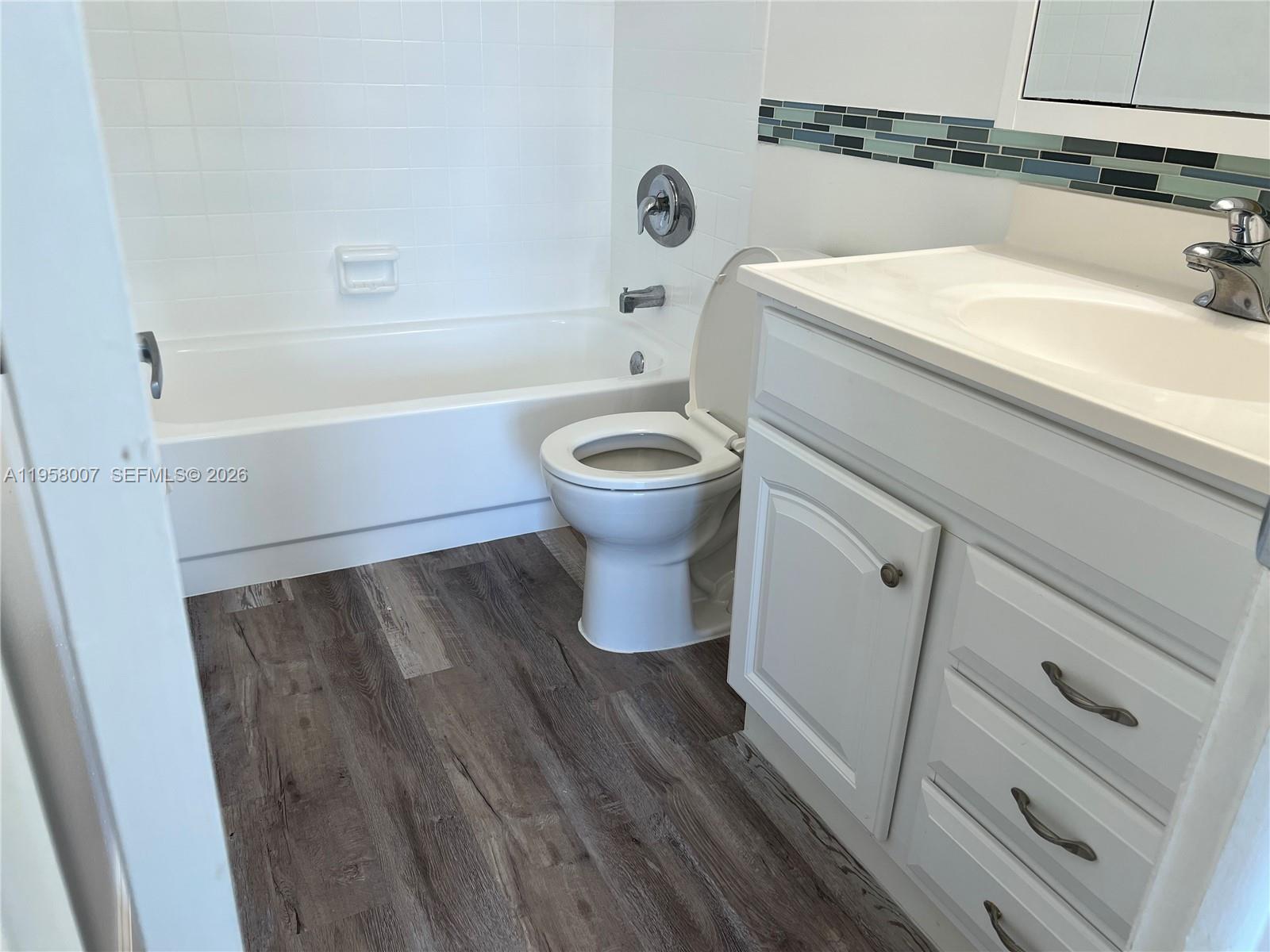 VILLAGE AT THE FALLS COND - Residential