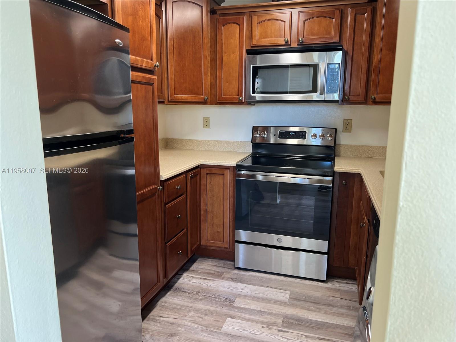 VILLAGE AT THE FALLS COND - Residential