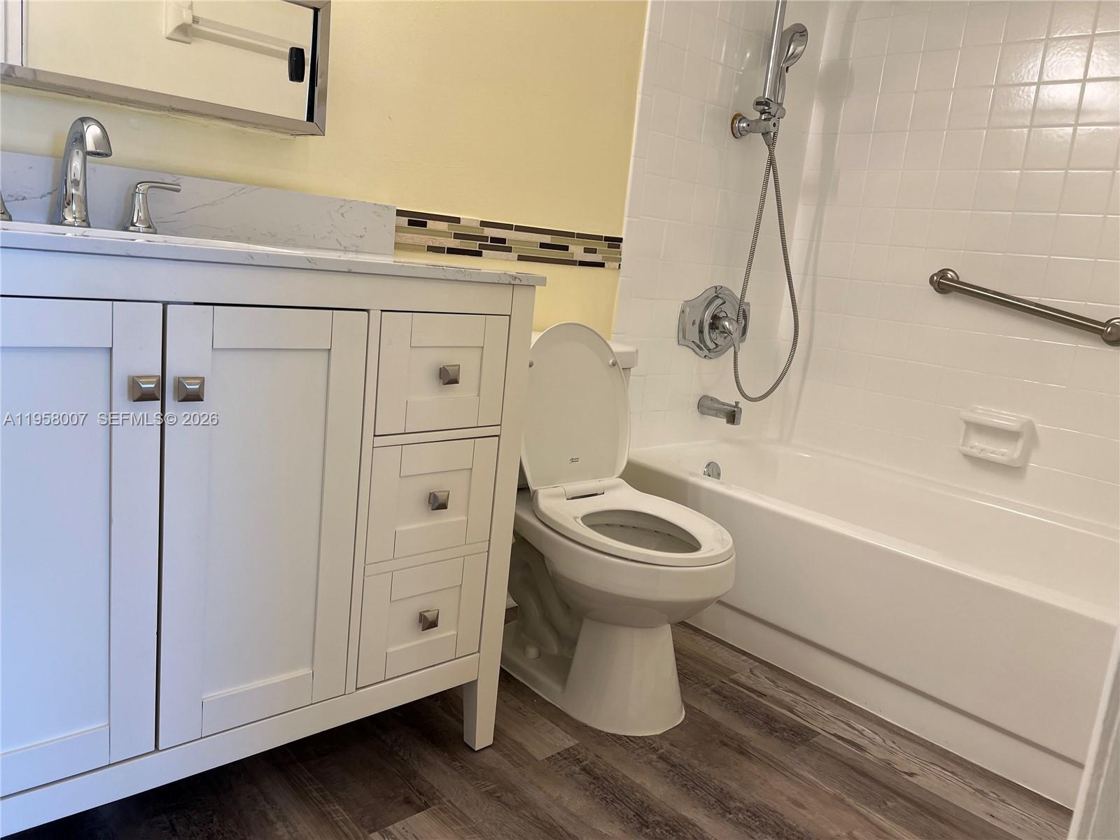 VILLAGE AT THE FALLS COND - Residential