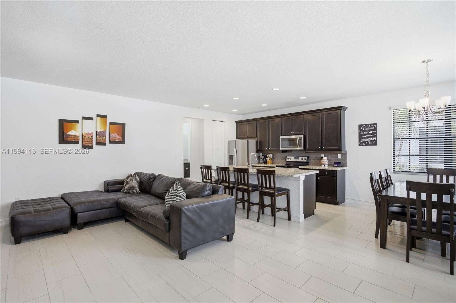 PEMBROKE LAKES SOUTH - Residential