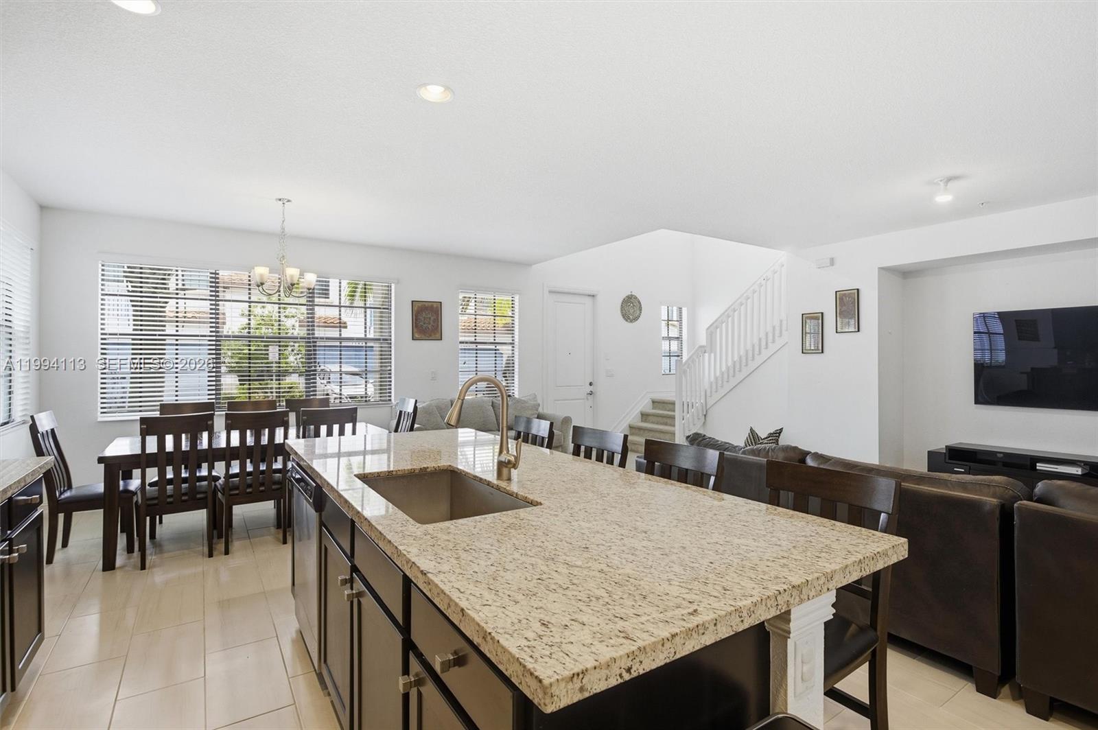 PEMBROKE LAKES SOUTH - Residential