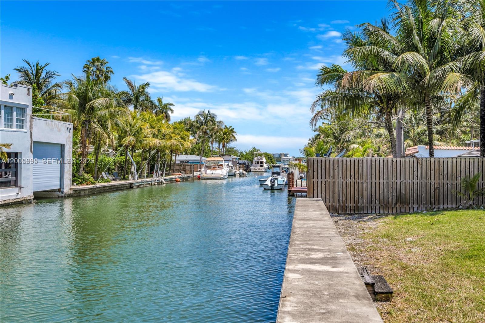 ADEMAR PARK AMD PL - Land