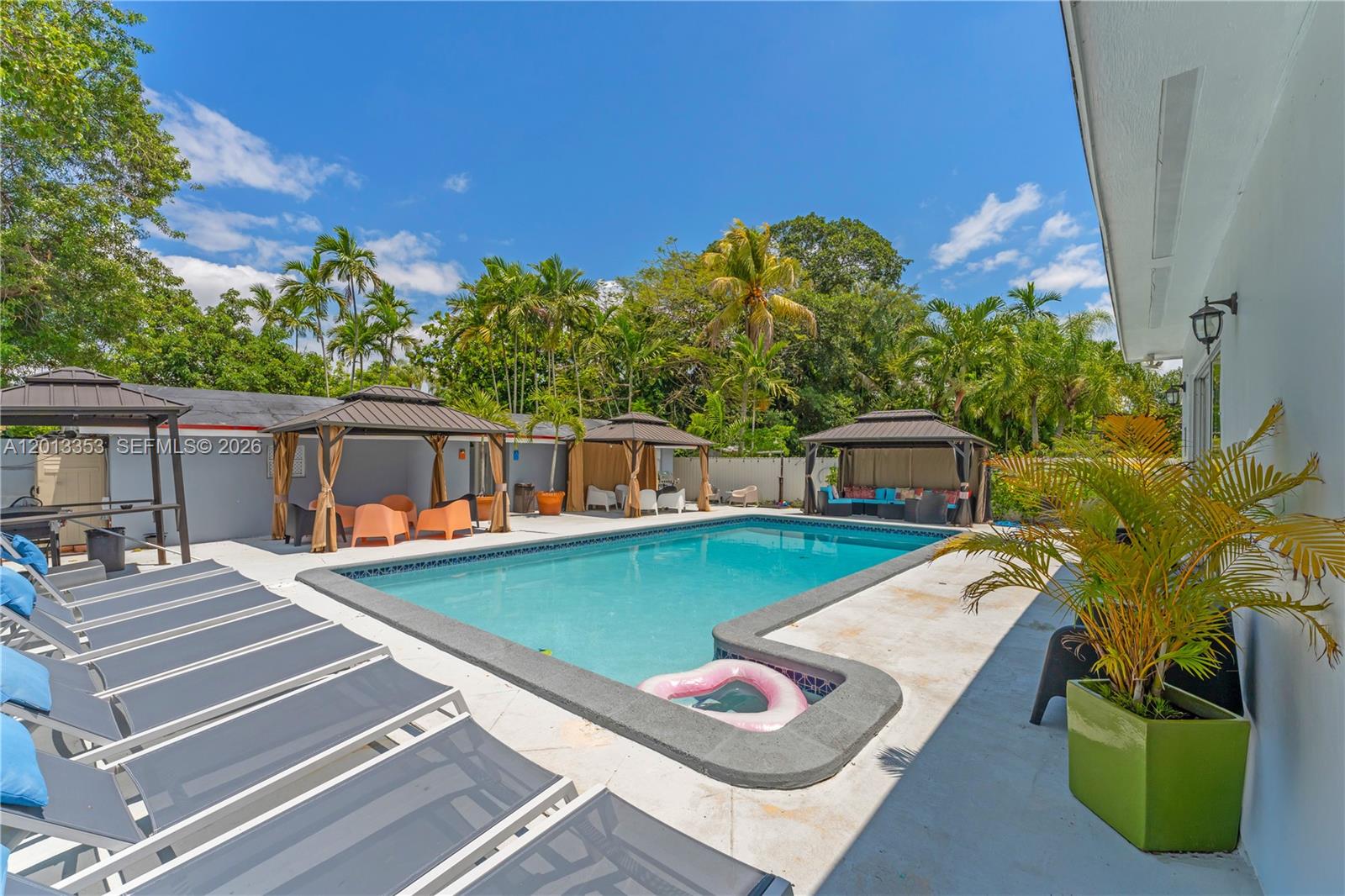 CORAL VILLAS REV - Residential