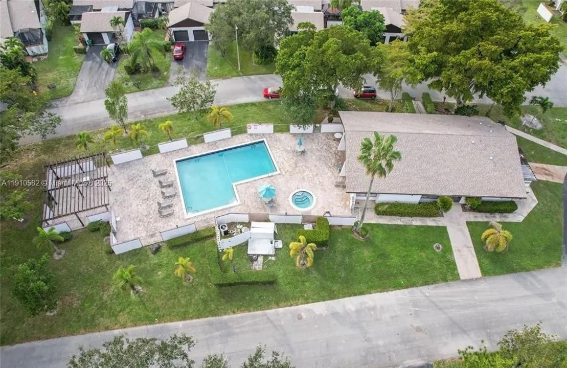 WEDGEWOOD CONDOMINIUM - Residential