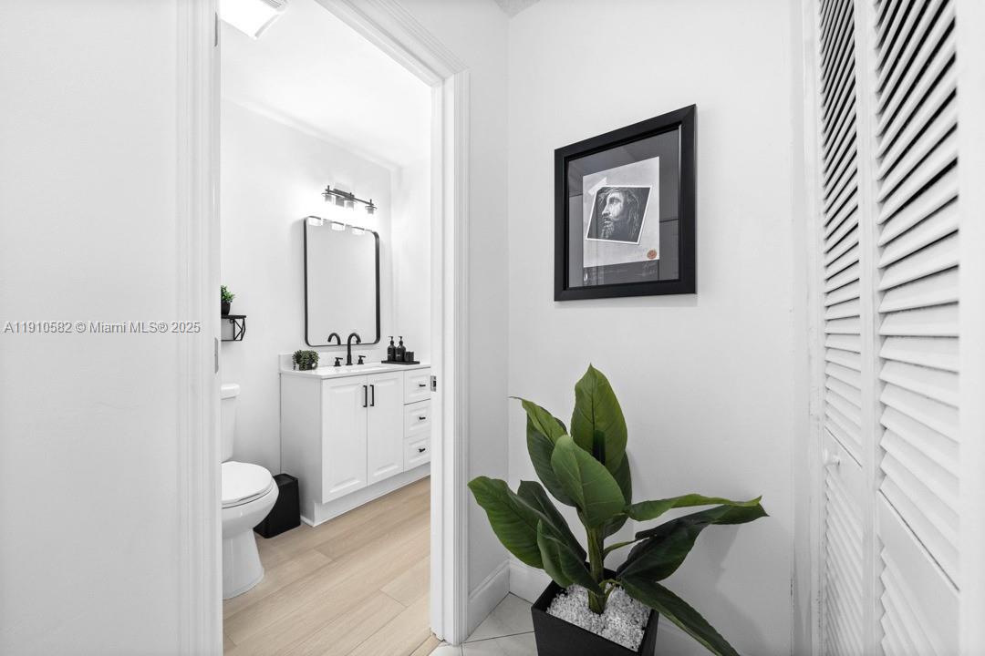 WEDGEWOOD CONDOMINIUM - Residential