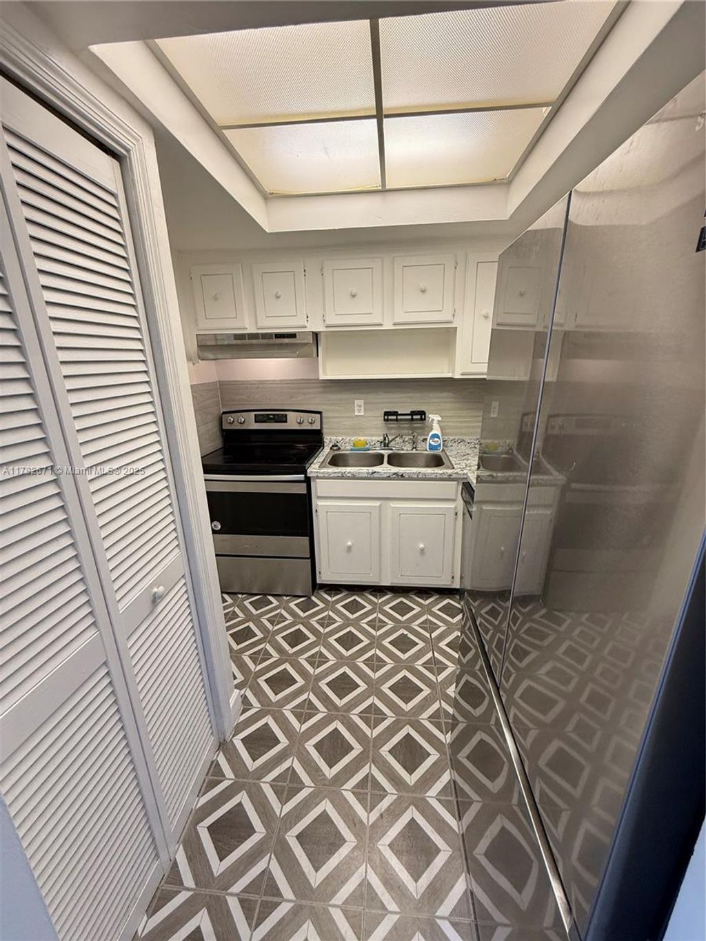 Photo of 1535 SE 15th St #202, Fort Lauderdale, FL 33316 (MLS # A11782671)