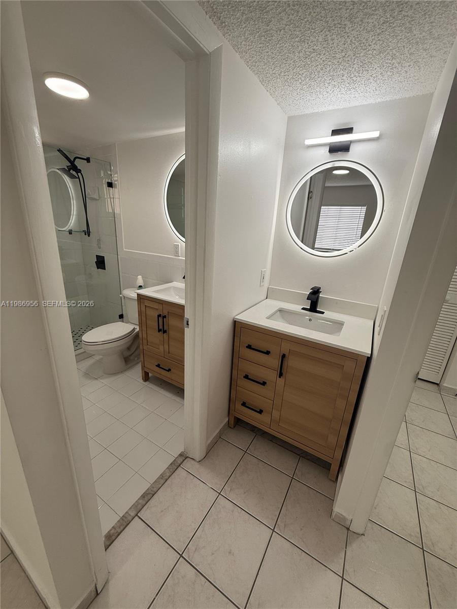 VALENCIA VILLAS CONDO - Residential Lease