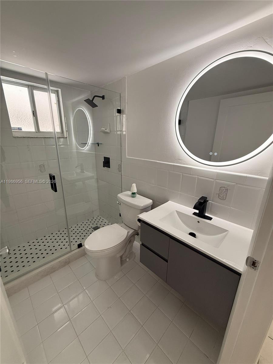 VALENCIA VILLAS CONDO - Residential Lease