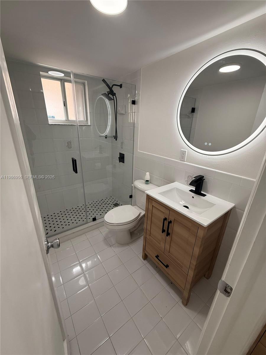 VALENCIA VILLAS CONDO - Residential Lease