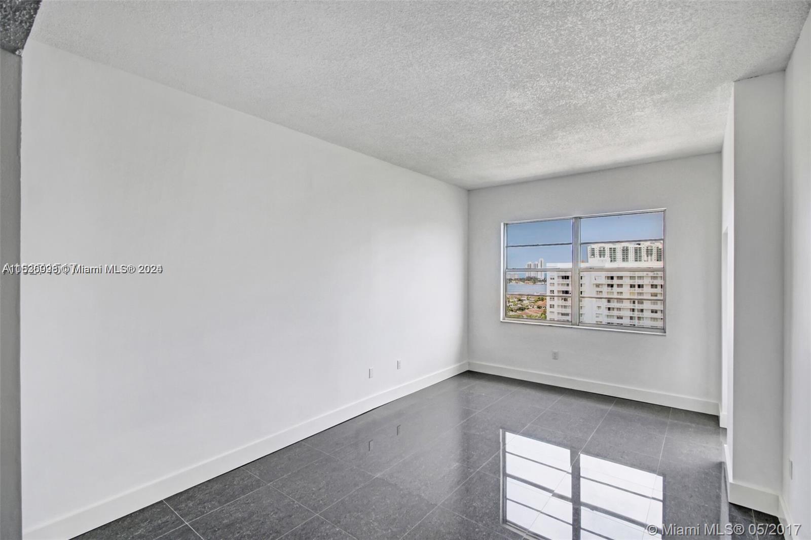 ADMIRALS PORT CONDO WEST - Residential