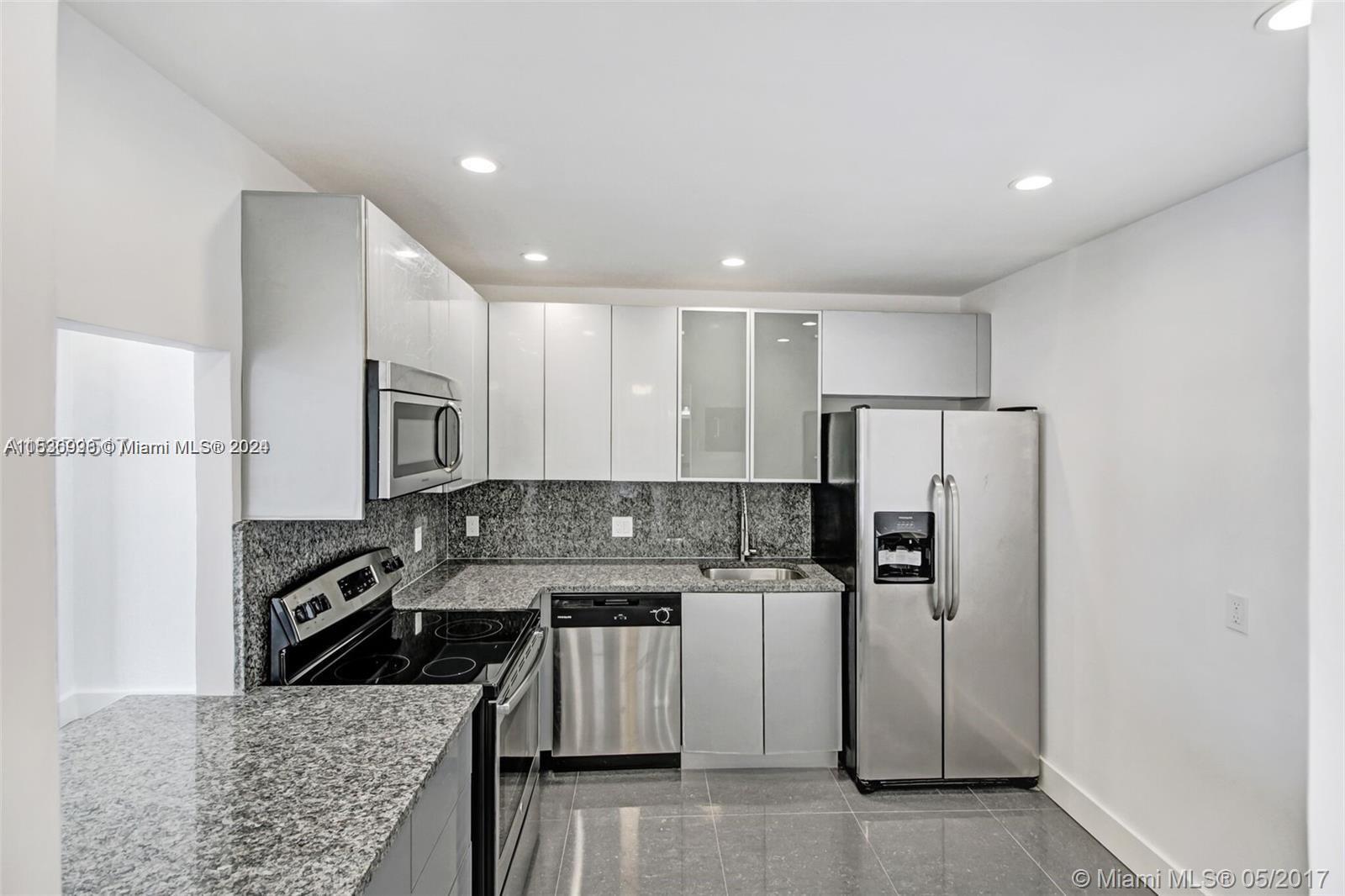 ADMIRALS PORT CONDO WEST - Residential