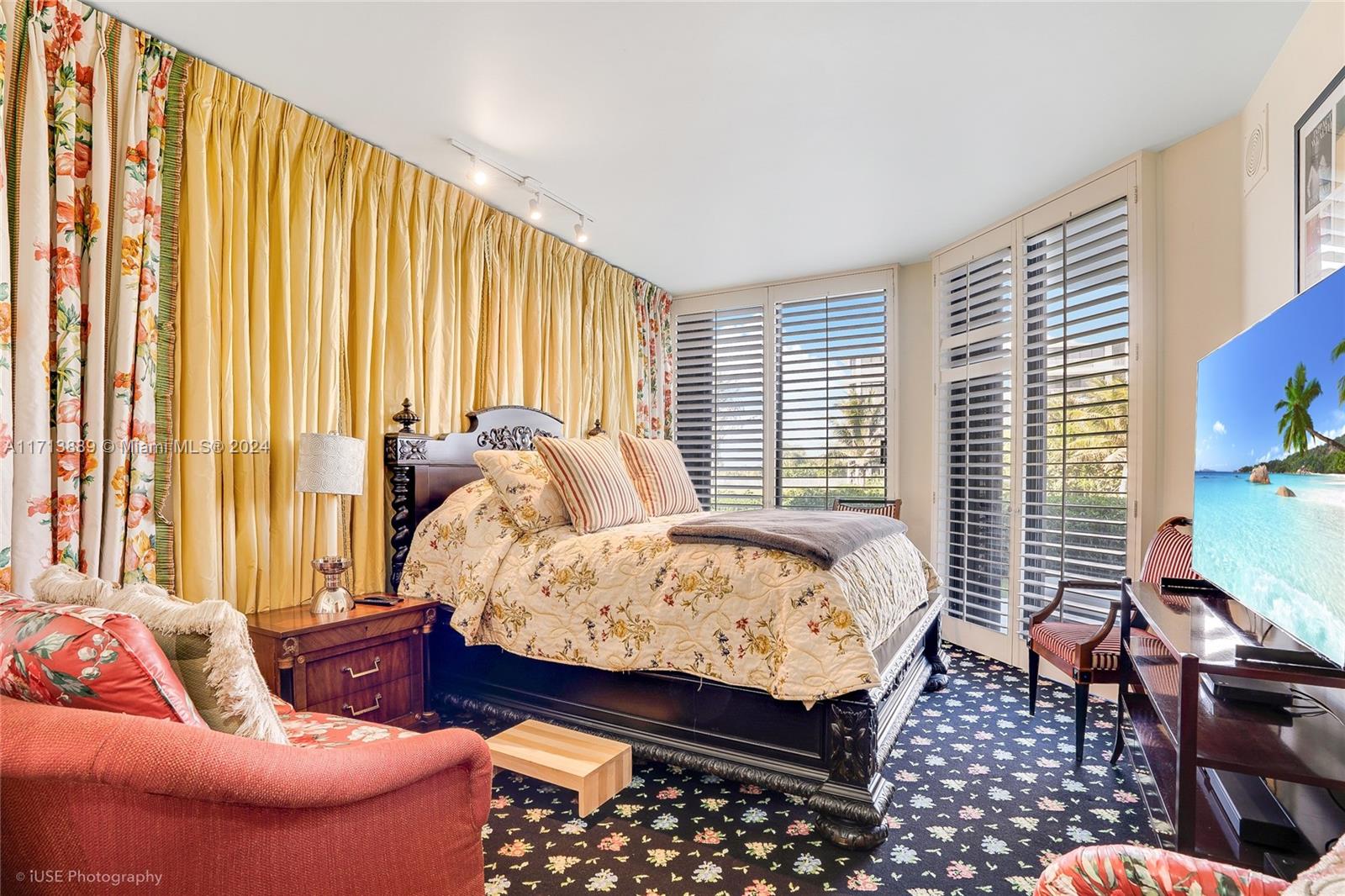 2100 COND AT SLOANS CURVE - Residential Lease