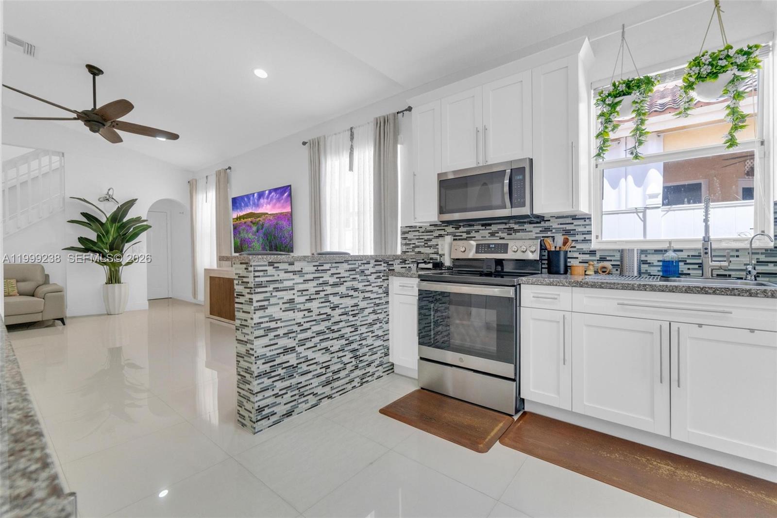 PORTOFINO PALMS - Residential