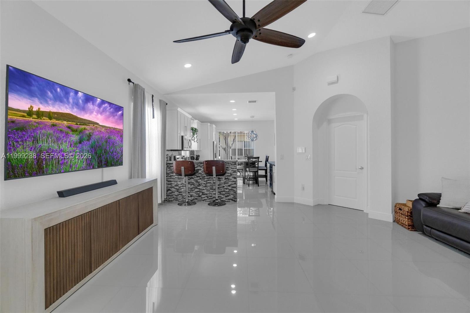 PORTOFINO PALMS - Residential