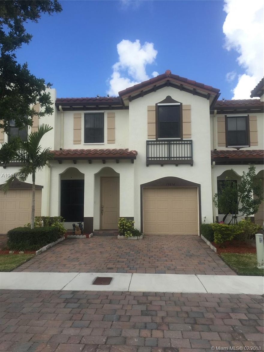 Don't miss this opportunity to own this great Townhouse in brand new community of VENETIAN PARK.!!!
4 Beds / 3.5 Baths. All bedrooms on 2nd floor including 3 baths and 2 master suites with their own bathroom.  Kitchen with Stainless Steel Appliances, Wood Cabinetry, Granite Counter Tops and much more. Tile all throughout First Floor. Enjoy the peace and all the amenities of the club house just one block away with Oversize pool, Gym, Kids play grounds, social areas and more.