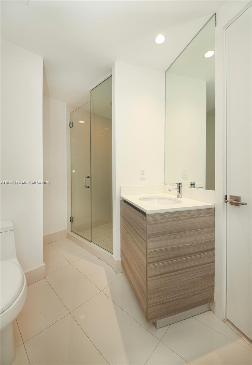 3401 MIDTOWN CONDO - Residential