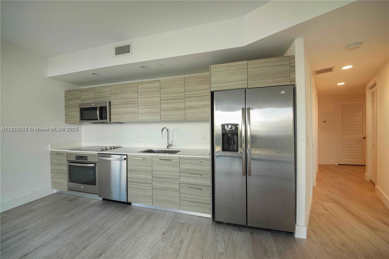 3401 MIDTOWN CONDO - Residential