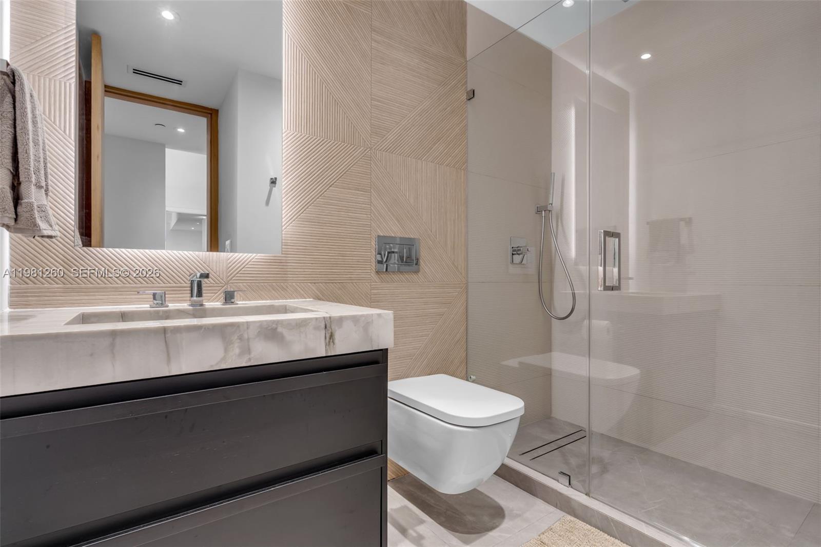 THE EMERALDBAY @ KEY COLO - Residential