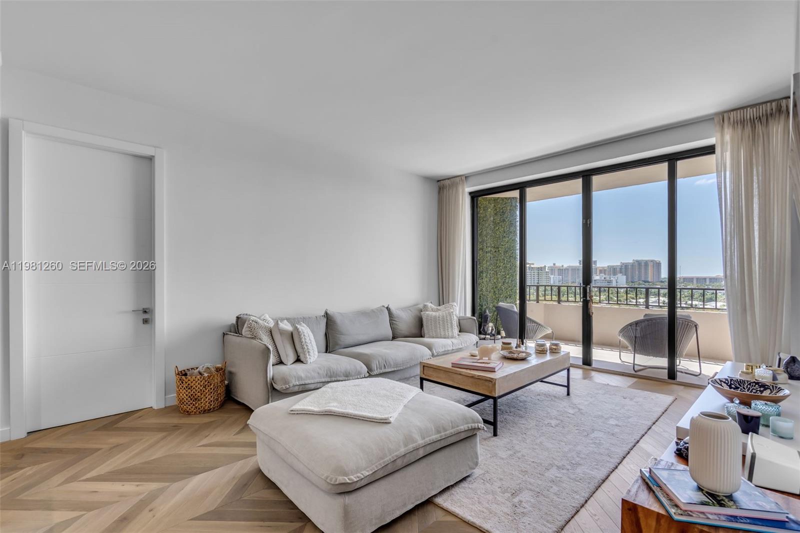 THE EMERALDBAY @ KEY COLO - Residential