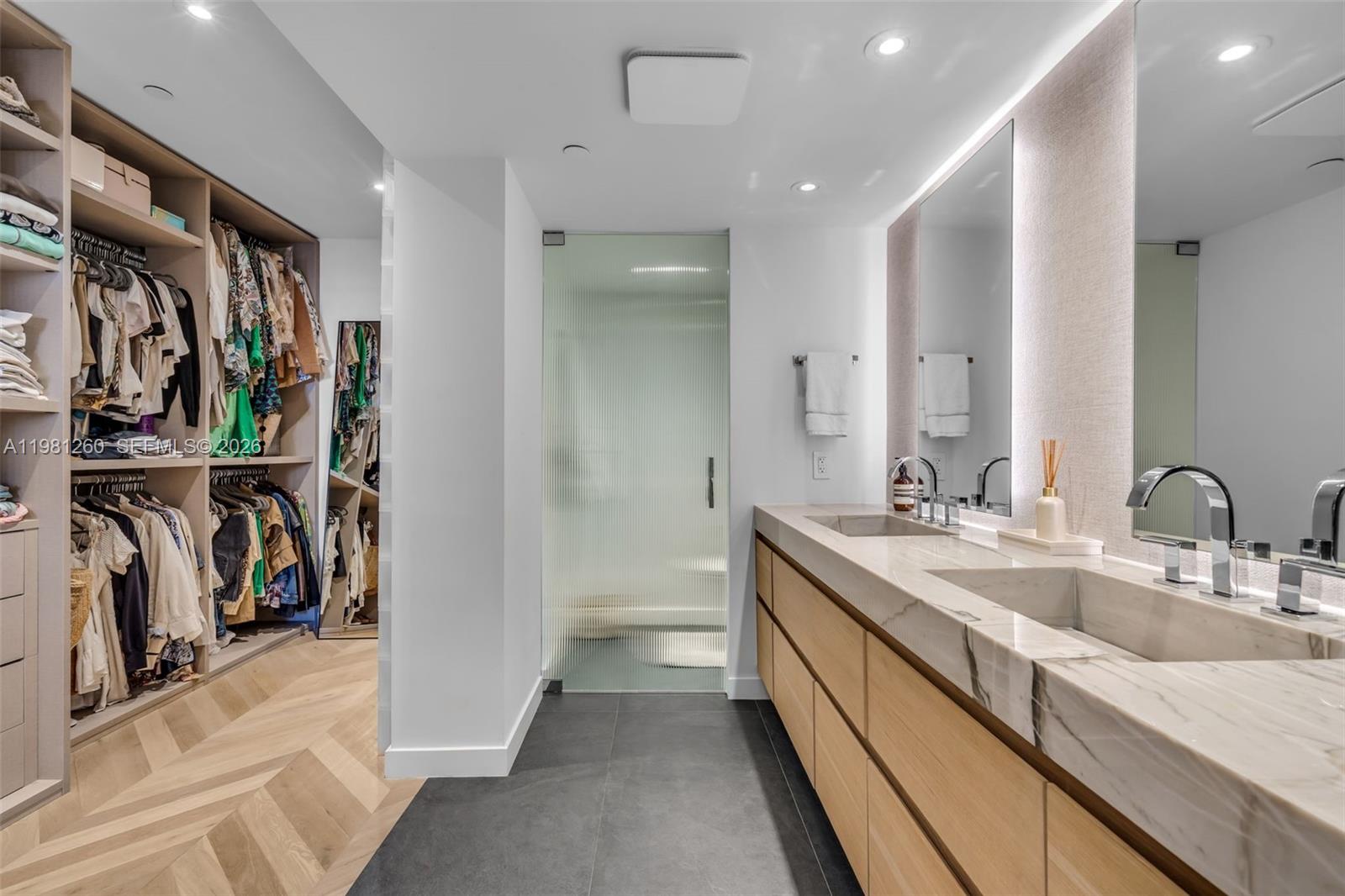 THE EMERALDBAY @ KEY COLO - Residential