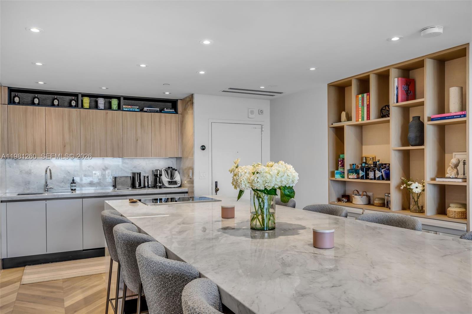 THE EMERALDBAY @ KEY COLO - Residential