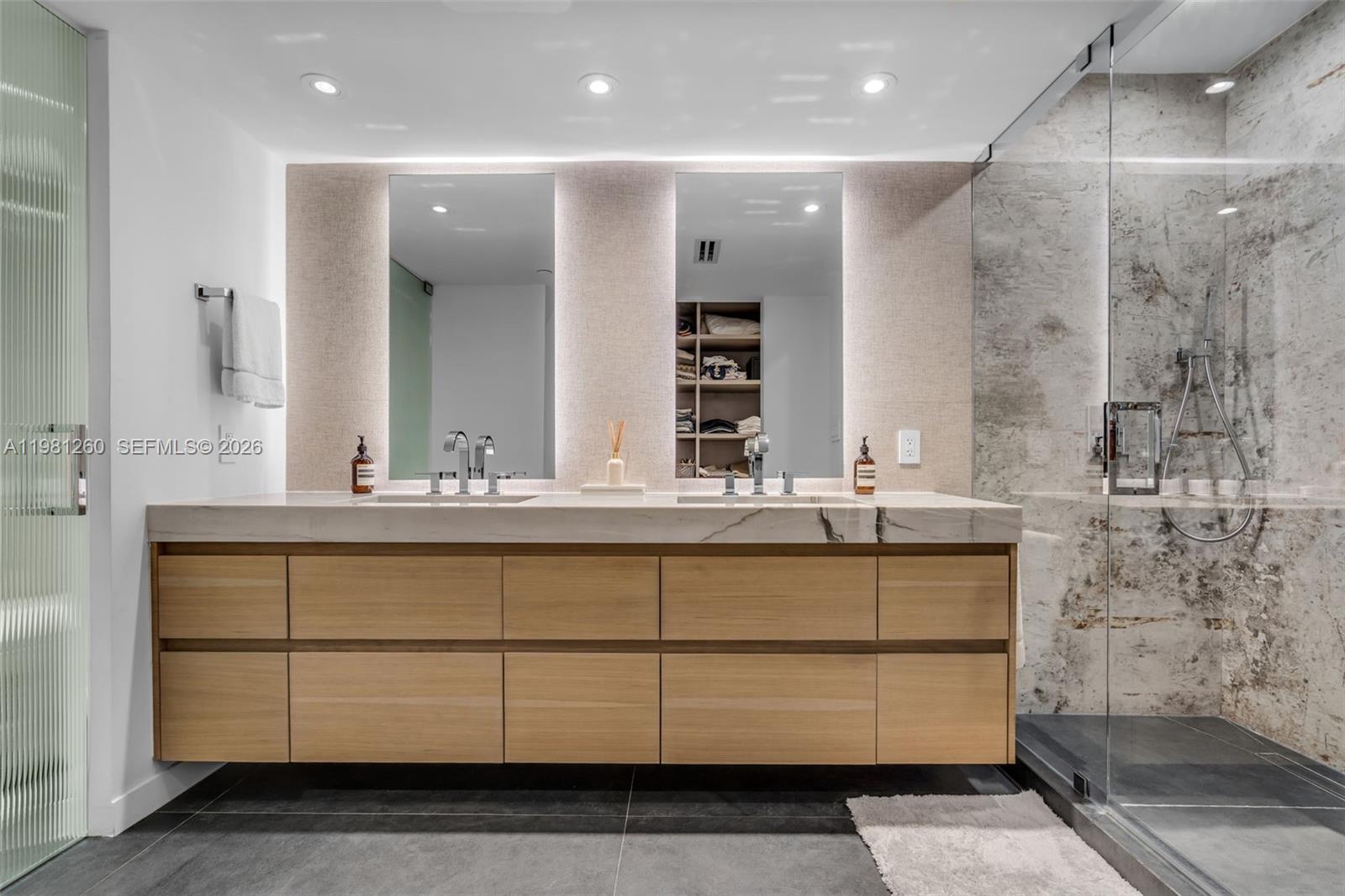 THE EMERALDBAY @ KEY COLO - Residential