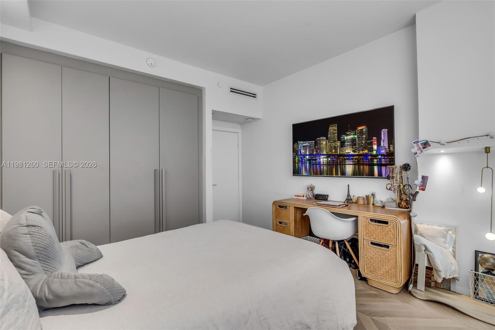 THE EMERALDBAY @ KEY COLO - Residential